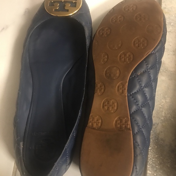 Tory Burch ladies 9-10 flats used!!!! Flip flops included - Picture 4 of 10